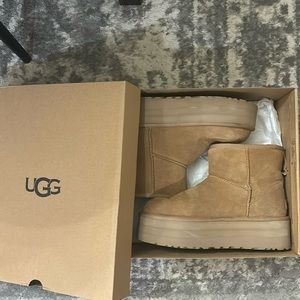 Platform Mini Uggs